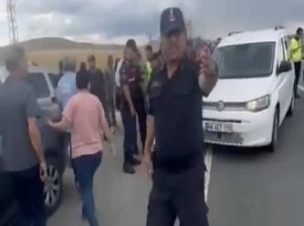 AKP’li belediye depremzedelerin konteynerlerini yıkıyor