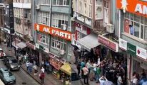 AKP il binasına gittiler: 2 gözaltı