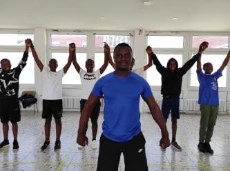 Karadeniz horonunun ustası Kenyalı Benard