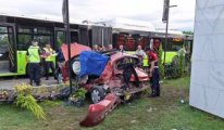 İzmit’te otobüsle çarpışan otomobilde aynı aileden 3 kişi öldü, 3 yaralı
