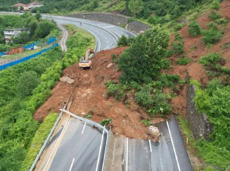 Ankara İstanbul TEM otoyolu tamamen trafiğe kapandı
