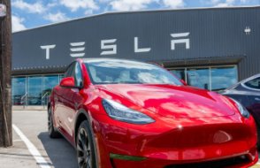 Tesla, neden 2 bin dolar birden indirim yaptı?