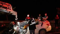 Otomobil TIR’ın altına girdi: 2 ölü