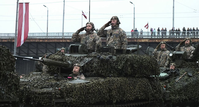 Avrupa'da Rusya etkisi: Zorunlu askerlik yayılıyor
