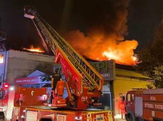 Bursa’da ahşap kapı fabrikasında yangın