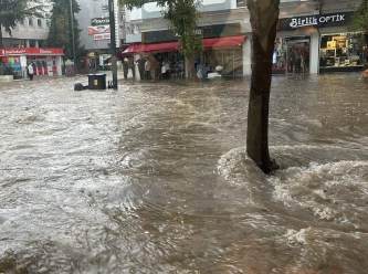 Bu illerde yaşayanlar dikkat! AFAD uyardı: Çok kuvvetli yağış geliyor