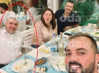 'Kur’an bizim anayasamızdır' diyen AKP'li başkan, rakıyla poz verdi