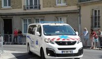 Fransa'da okulda bıçaklı saldırı: Bir öğretmen öldü