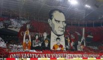 Galatasaray taraftarından Cumhuriyetin 100. yılına özel koreografi