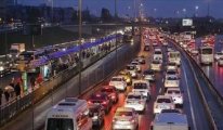 Yağış başladı, İstanbul’da trafik kilitlendi