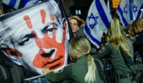 Netanyahu'nun evinin önünde protesto gösterisi