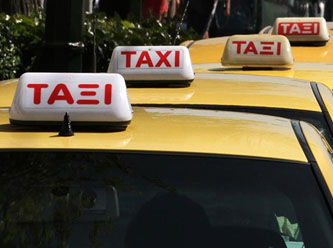 Atina'da taksiciler yeni vergi yasasına tepki için grevde