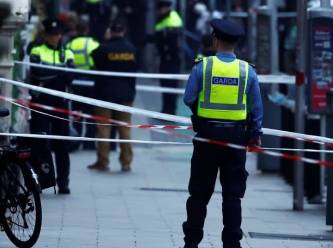 3'ü çocuk 5 kişi bıçaklandı, ülke karıştı