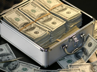 CEO'ların maaşları açıklandı, ortalık karıştı!