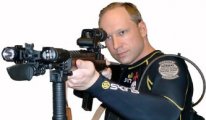 77 kişiyi katleden Breivik'ten İsveç'e şaşırtan dava