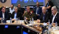 İsrailli bakanlar toplantıda kavga etti: Gösteri başladı...