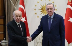 Bahçeli DEM Parti ile tokalaştı destek Erdoğan'dan geldi: Amaçları ne?