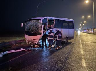 Polis servis aracıyla otobüs çarpıştı: 11 yaralı