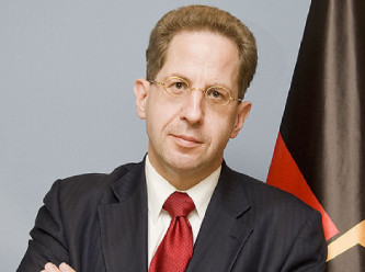 Alman istihbaratı, eski şefini izlemeye aldı: O da mı aşırı sağcı?