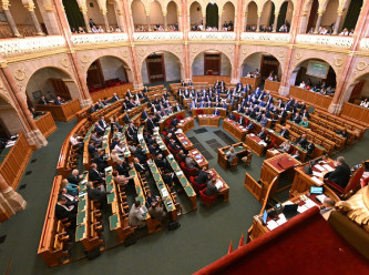 Macaristan meclisi İsveç'in NATO üyeliğini oyluyor