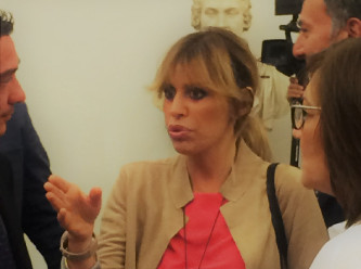 Mussolini'nin kızı Strazburg'da saldırıya uğradı