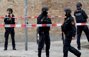 Almanya'da bir konuta düzenlenen silahlı saldırıda 4 kişi öldü