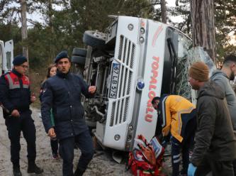 Bolu'da minibüs devrildi: 14 yaralı