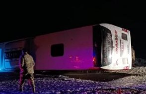 Uşak'ta feci kaza! Yolcu otobüsü devrildi: Çok sayıda yaralı var