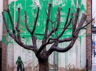 Banksy'nin Londra'daki yeni eserine ziyaretçi akını