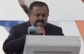 Mikrofonu açık unuttu: AKP’li adaydan YRP’li rakibine küfür