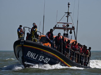 İngiltere’den yeni hamle: Kosova ile göçmen geri gönderme anlaşması gündemde!