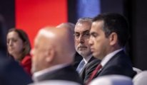 Yandaş sendika, bakanın önünde eleştirdi: Asgari ücret tepkisi