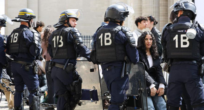 Polis Sorbonne Üniversitesi'ne girdi, Gazze protestocularına müdahale etti