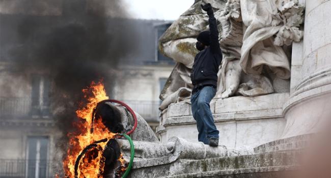 Paris’te olaylı 1 Mayıs eylemleri