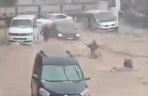 Şırnak'ta sağanak sele neden oldu: Ev ve iş yerlerini su bastı