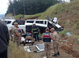 Çimento tankeri minibüsü biçti: 8 ölü, çok sayıda yaralı