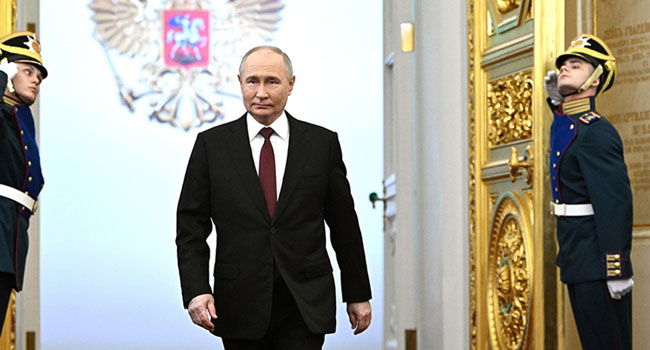 Vladimir Putin, Beşinci kez Rusya Devlet Başlanı olarak göreve başladI