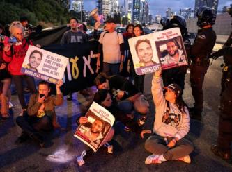 İsrailliler de sokakta: 'Barış anlaşmasını imzalayın'