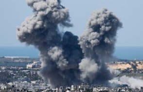 İsrail Gazze'de UNRWA okulunu vurdu: 39 ölü