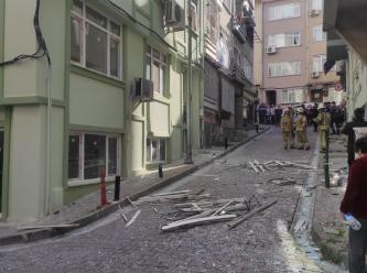 5 katlı binada doğalgaz patlaması: Ekipler sevk edildi