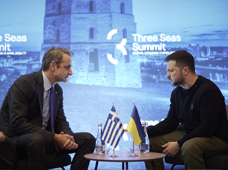 Yunanistan'dan Ukrayna'ya 250 konteynerlik askeri sevkiyat