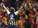 Kritik derbiyi Fenerbahçe 1-0 kazandı, şampiyonluk düğümü son haftaya kaldı