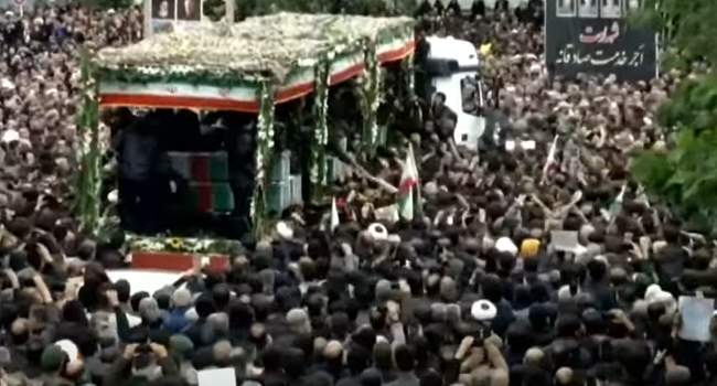 Reisi için ilk cenaze töreni Tebriz'de yapıldı