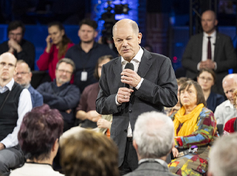 AP seçimleri, büyük yara alan Scholz hükümetini zora soktu