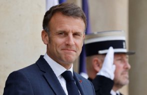 Macron'dan 'aşırı sağa karşı ittifak' çağrısı!