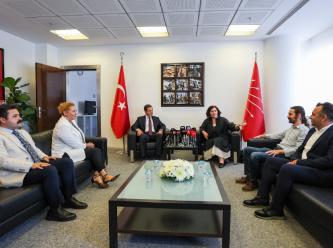 DEM Parti'nin CHP'ye ziyaretine 'kayyım' damga vurdu!