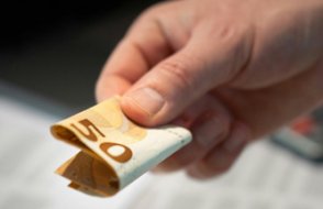 Euro tarihte ilk kez 50 lirayı aştı