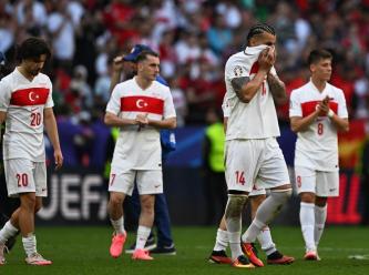 Portekiz'e farklı yenilen Türkiye'nin EURO 2024 hayalleri son maça kaldı