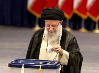 İran, yeni liderini seçiyor: Oy verme işlemi başladı