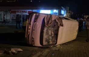 Kayseri'de 'taciz' gerginliği! Araçları ters çevirip, iş yerlerini ateşe verdiler